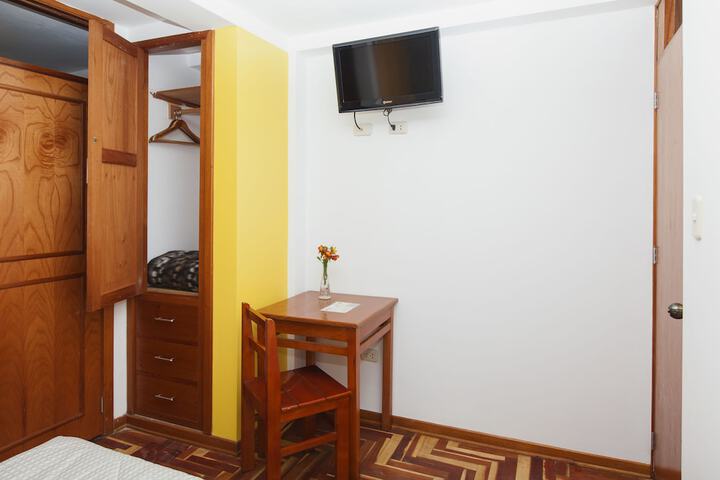 Room 5 of 28