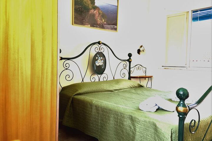 Room 16 of 107