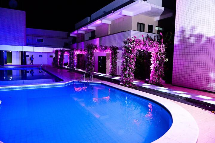 Pool 17 of 28