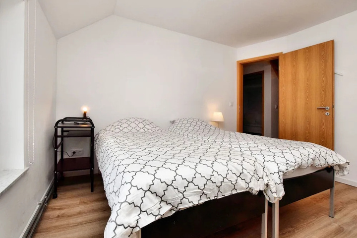 Room 4 of 22