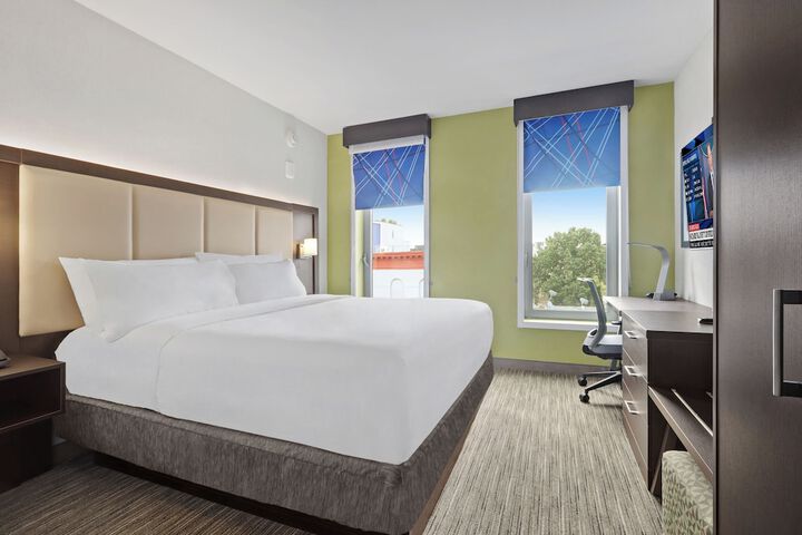 Single King Bed (3 of 4)