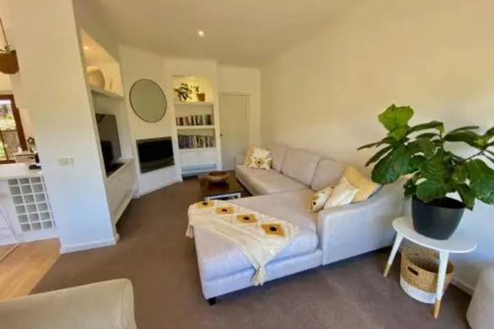 Room 4 of 19