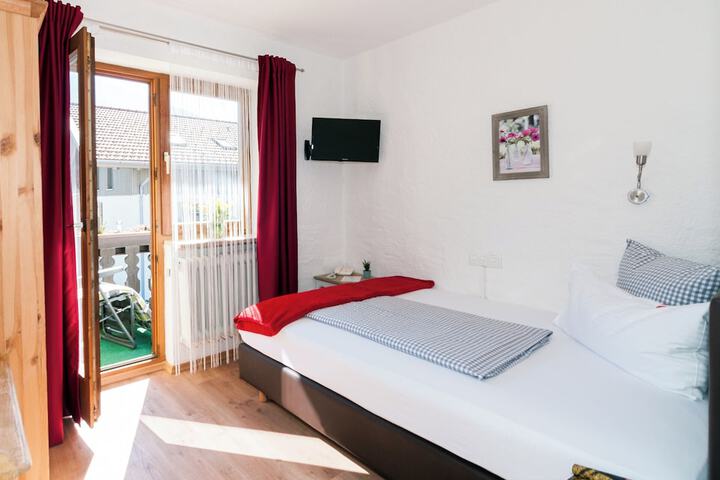 Room 10 of 40