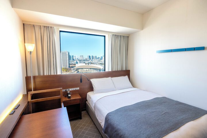 Room 48 of 100