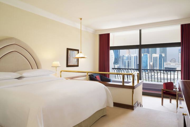 Room 28 of 220