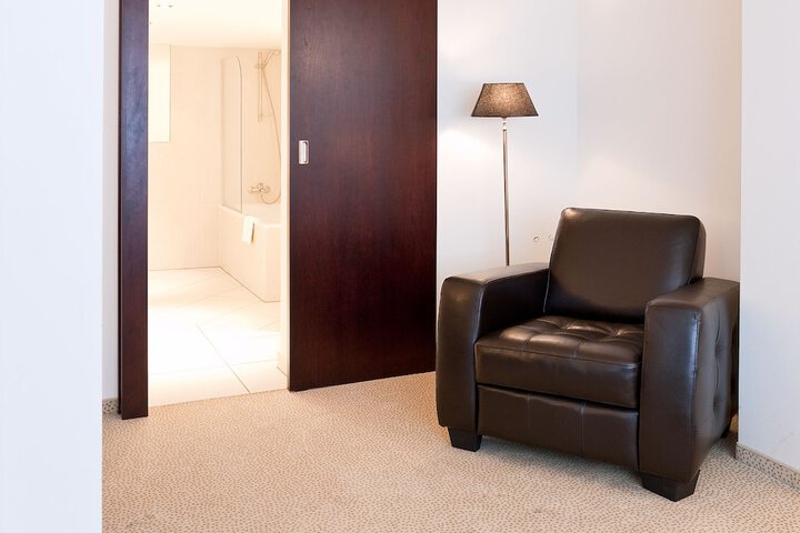 Room 3 of 46