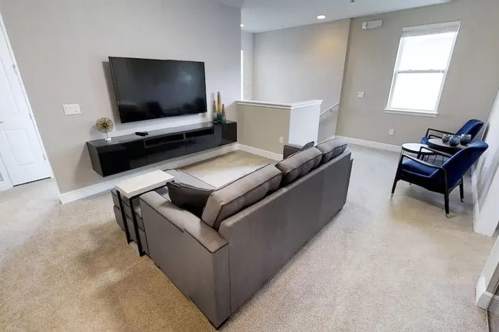 Room 5 of 28