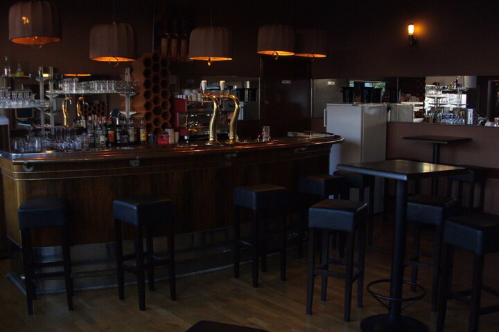 Lounge 60 of 69