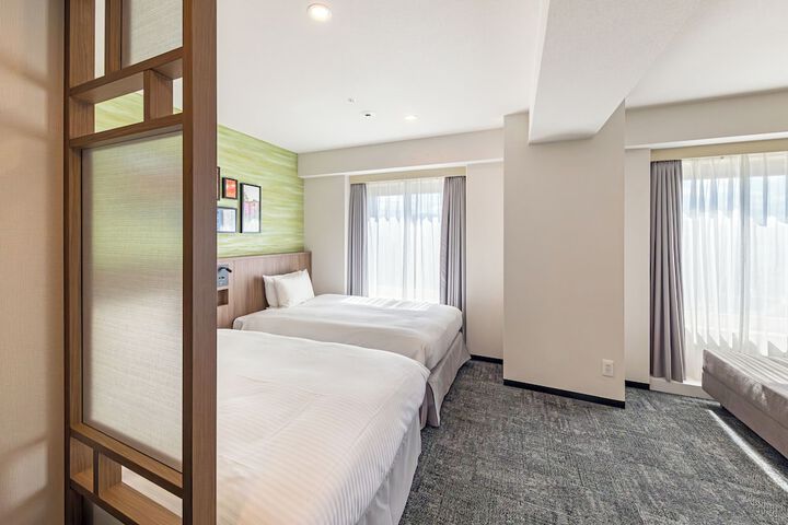 Room 28 of 120