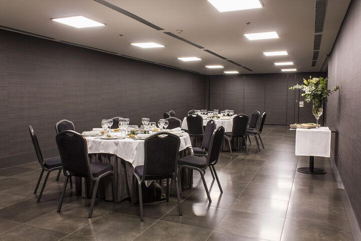Ballroom/Hall 20 of 28