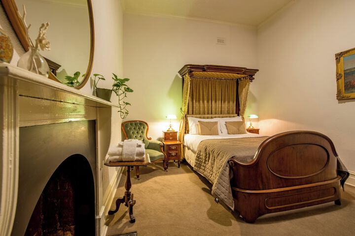 Room 2 of 17