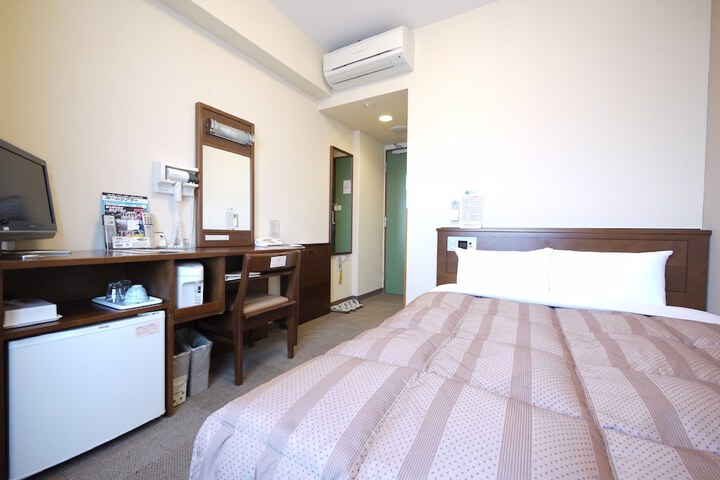 Room 7 of 27