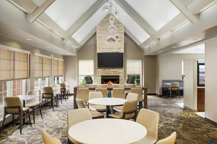 Breakfast/Coffee Service 23 of 26