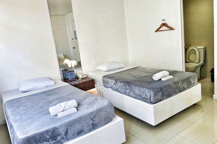 Room 7 of 14
