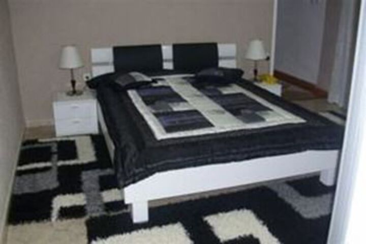 Room 9 of 22