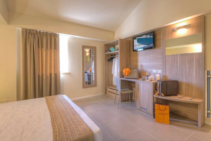 Room 9 of 27