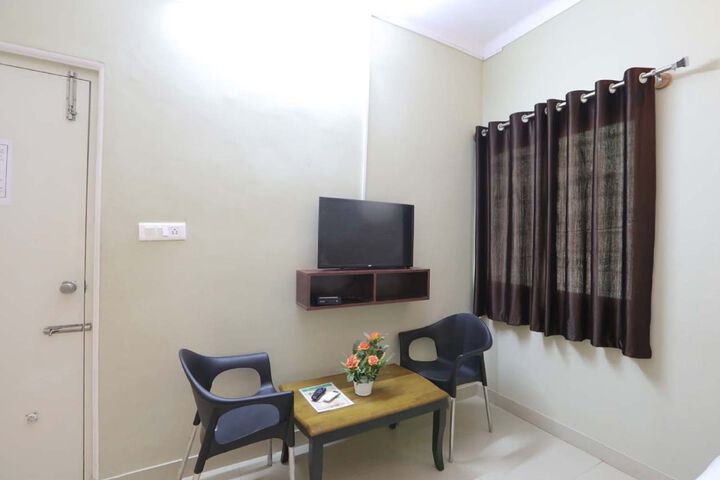 Room 13 of 20