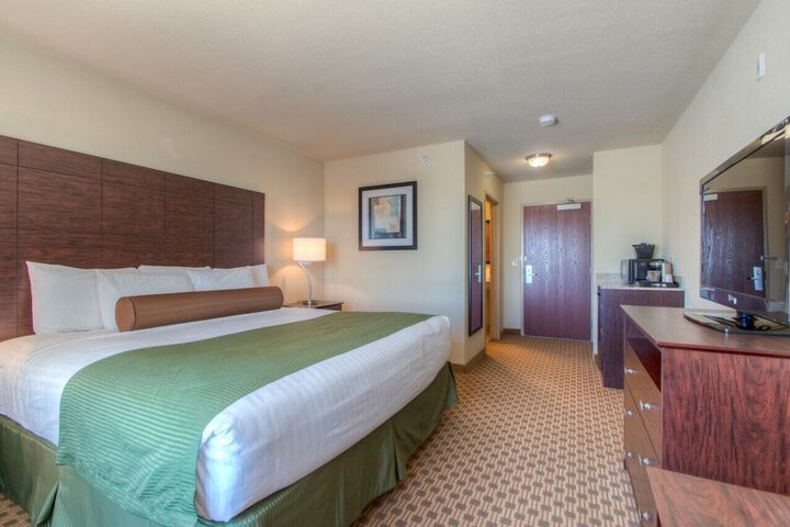 King Guest Room (17 of 17)
