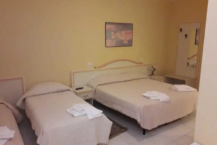 Room 2 of 16