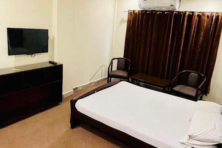 Room 5 of 23