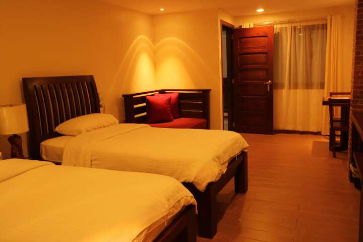 Room 9 of 72