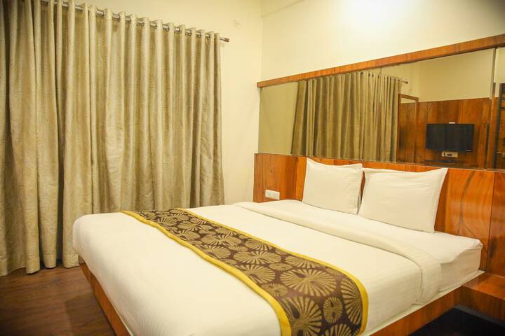 Room 15 of 33