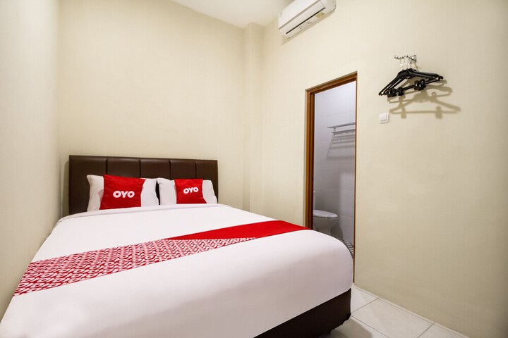 Room 8 of 28