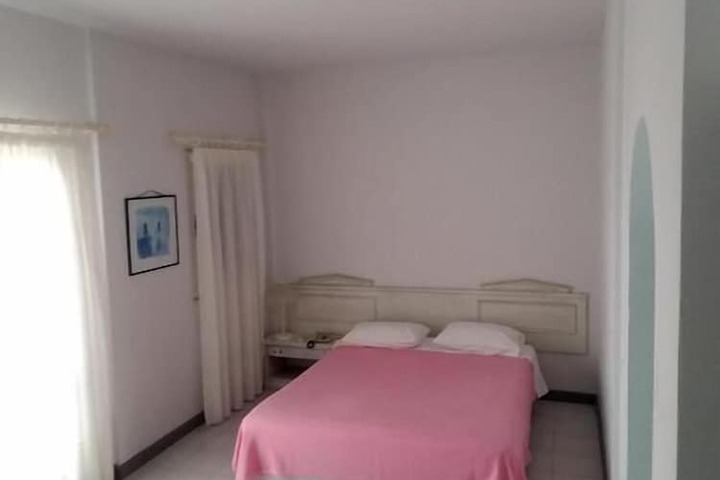 Room 5 of 52