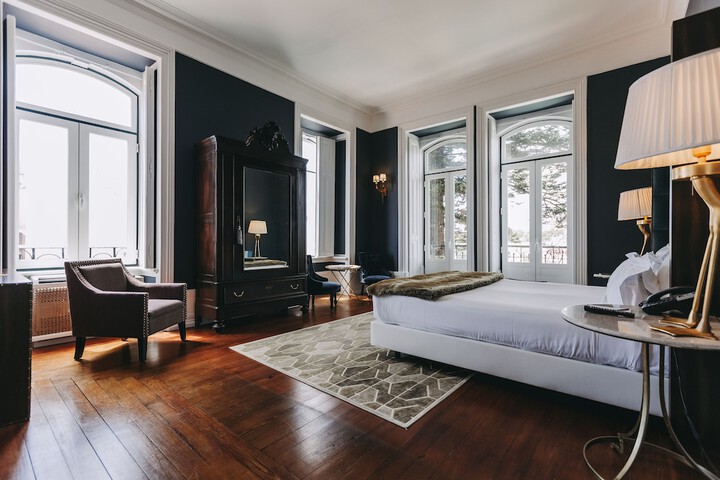 Room 32 of 245