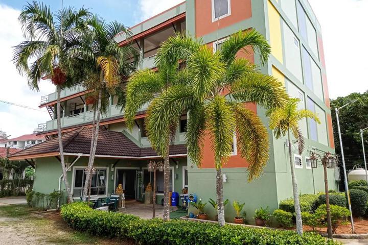 22 Seasons Hotel