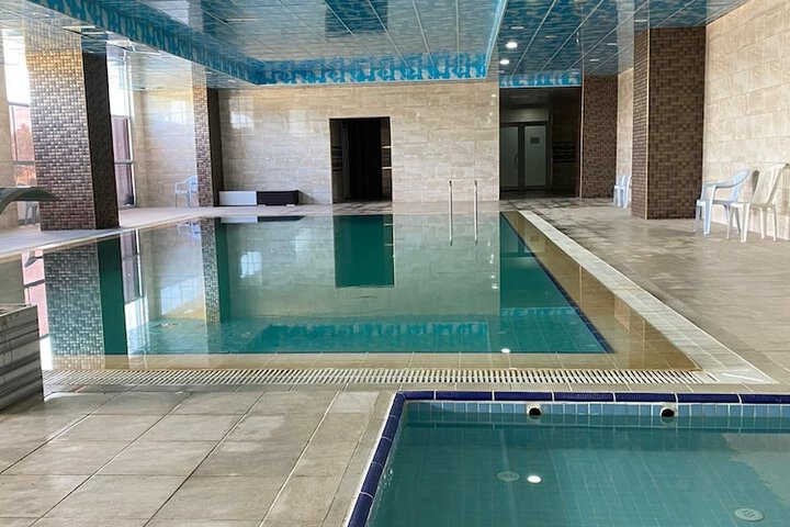 Pool 23 of 33