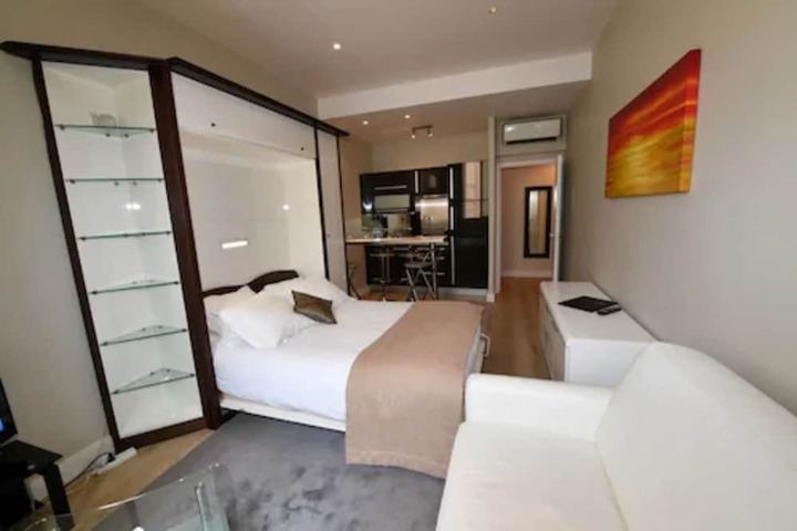Room 41 of 77