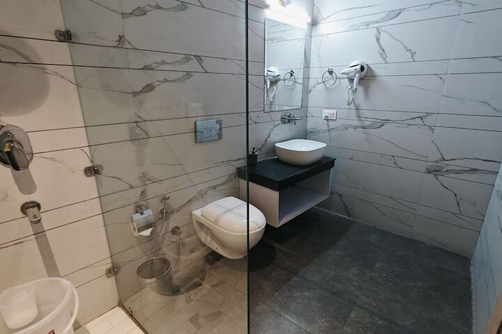 Room 10 of 23