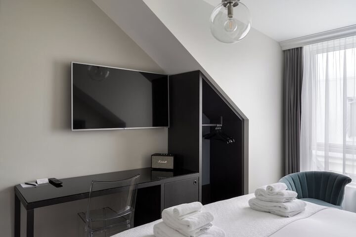 Room 4 of 69
