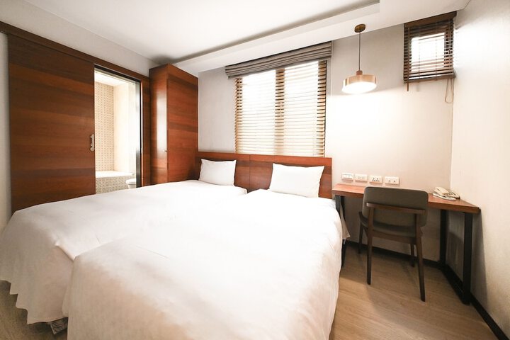 Room 41 of 75