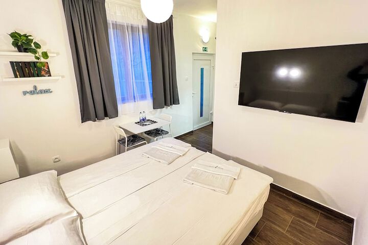 Room 10 of 68