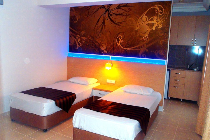 Room 33 of 82