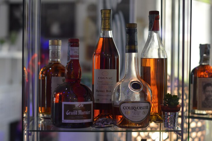 Lounge 82 of 100