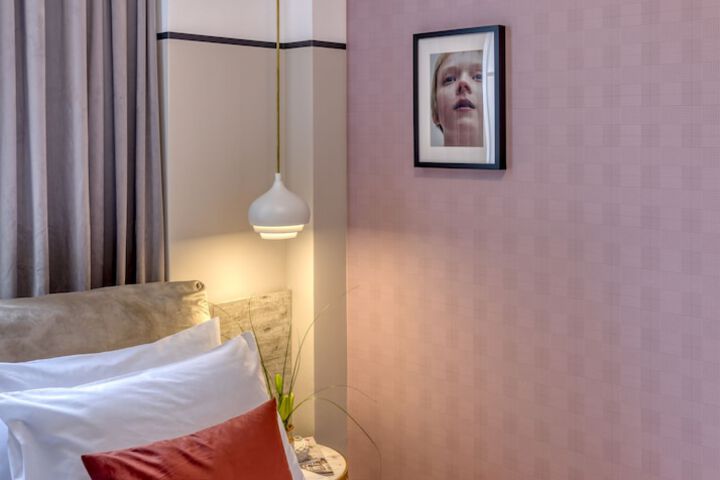 Room 13 of 221