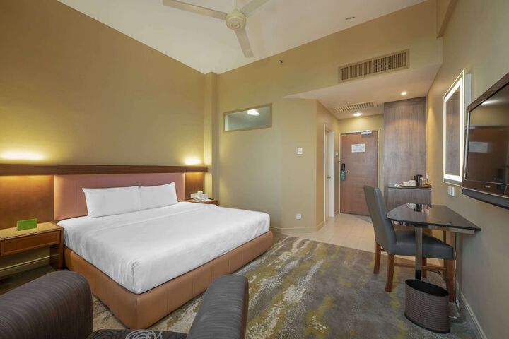 Room 15 of 41