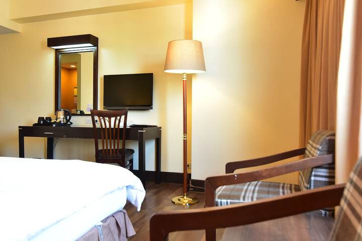 Room 9 of 34