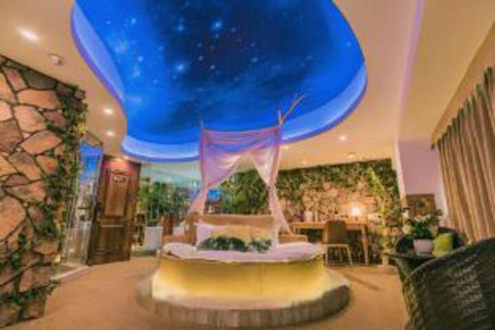 Find You: a Designer Hotel in the Sky (Wuhan Wangjiawan Renxin Hui Branch)