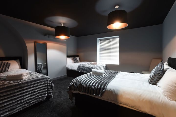 Room 48 of 61