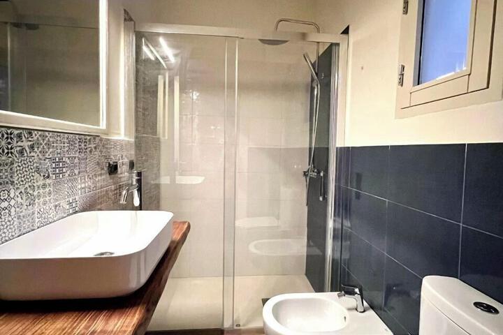 Room 2 of 13