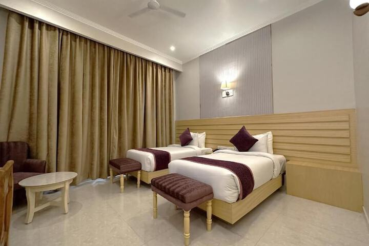 Room 5 of 15