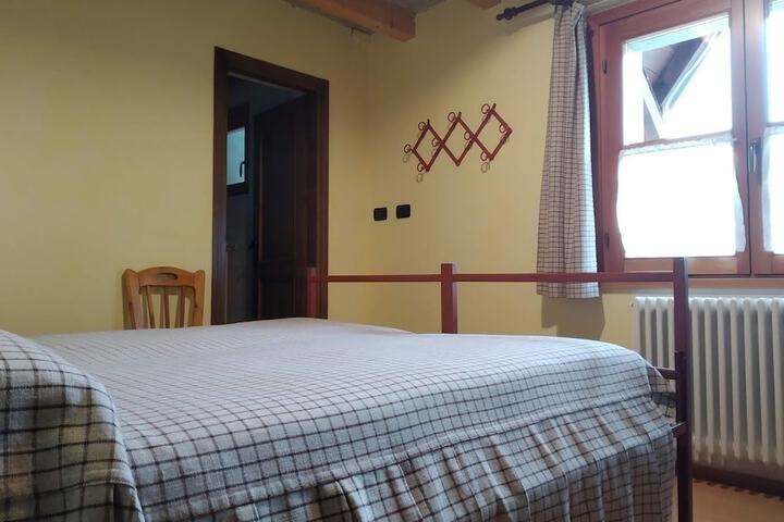 Room 9 of 11