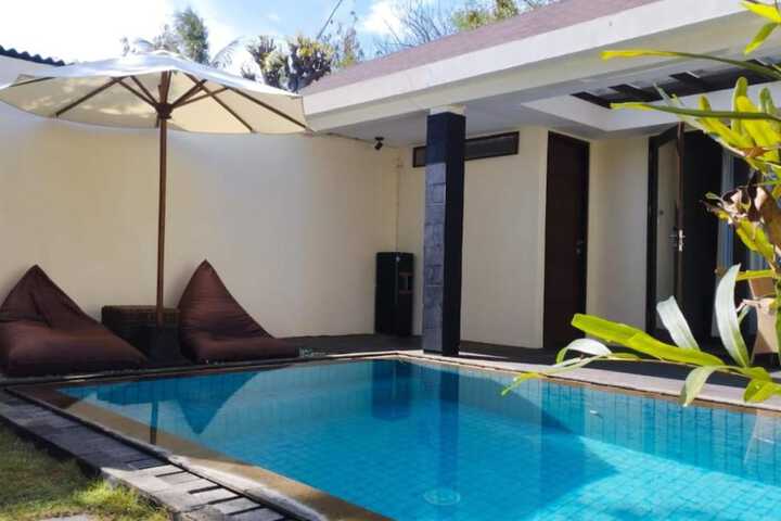 Pool Hotel