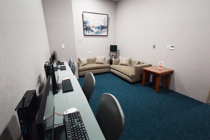 Business Center 75 of 92