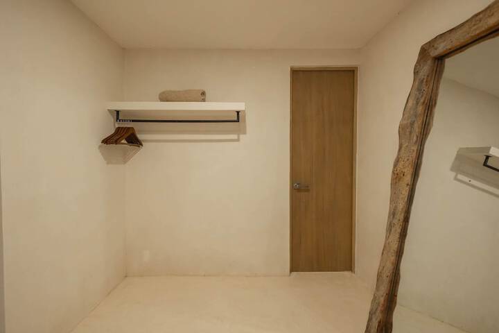 Room 26 of 75
