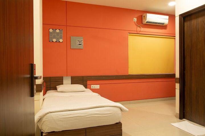Room 15 of 30
